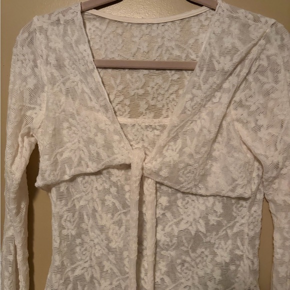 Women’s long sleeve top. Size medium. - Picture 2 of 6